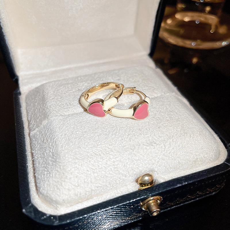 

Французские милые серьги-кольца с подвесками в форме сердца из металла с радужной эмалью, новый дизайн 2024 года, с цирконами, модные аксессуары для женских ушей