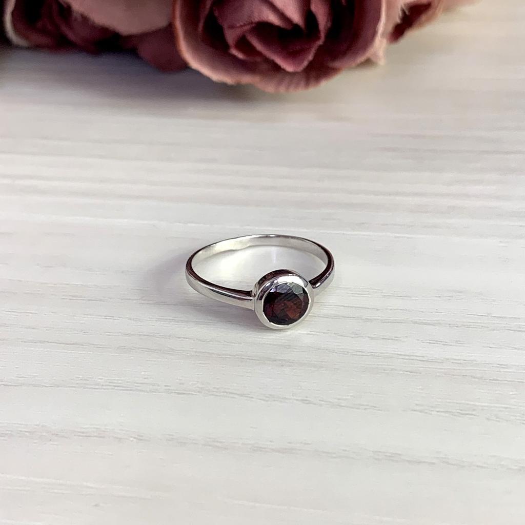 Серебряное кольцо с натуральным гранатом 1.025ct (1133354) 2.16 гр. 925 пробы