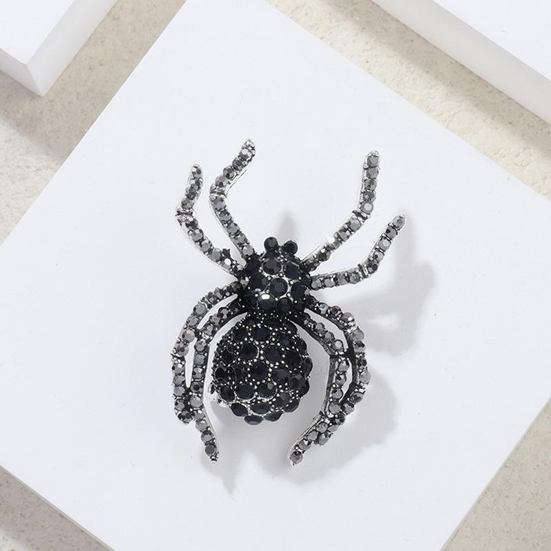 

Брошь с бриллиантами в стиле ретро «Паук на Хэллоуин», брошь из горячего сплава, креативные модные аксессуары для одежды из сплава в Европе и Америке.