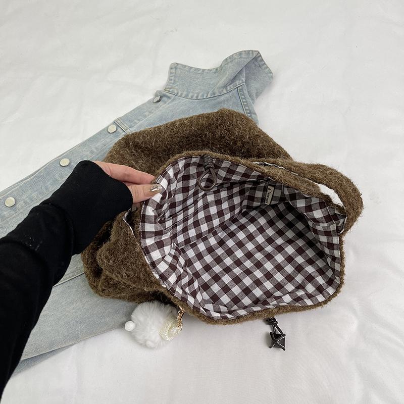 Autumn and Winter Korean Version of Women's Tote Bag Christmas Cute Plush Shoulder Bag Clutch Bag Commuter Fashion Handbag