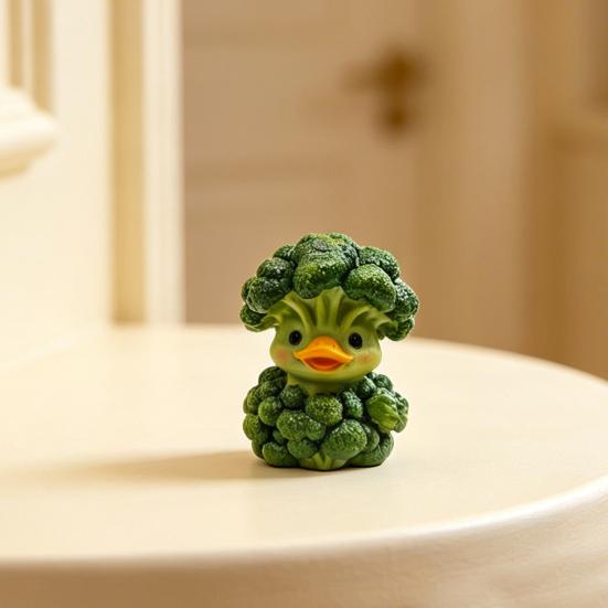 Broccoli Duck Ornament, Resin Veggie Ducks Figurine, Cute Vegetable Duck Decoration for Office Desk Bedroom Living Room Balcony Car Accessories Unique