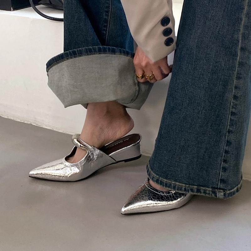 New Slippers Summer Fashion Versatile Women Shoes Luxurious Exquisite Elegant Sandals Exquisite Pointed Sandals Spring Outdoor