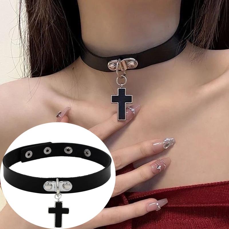 Vintage Luxus Kreuz Halskette Damen Mode Punk Gothic PU Leder Nieten Runder Anhänger Choker Halsband Kette Schmuck Zubehör