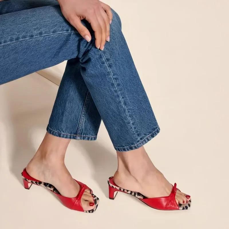 

Новые босоножки корейского стиля на среднем каблуке, женские летние босоножки с леопардовым принтом, женские босоножки на квадратном каблуке 39 красный