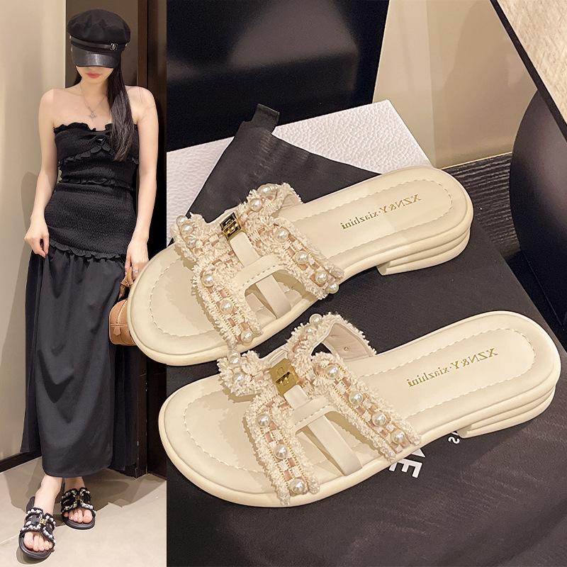 Slippers Women Wear Cool Slippers Outside Summer, the New Runaway Is Not Tired, the Beach 2025 Is Super Beautiful, with a Small Fragrant Foot Skirt 