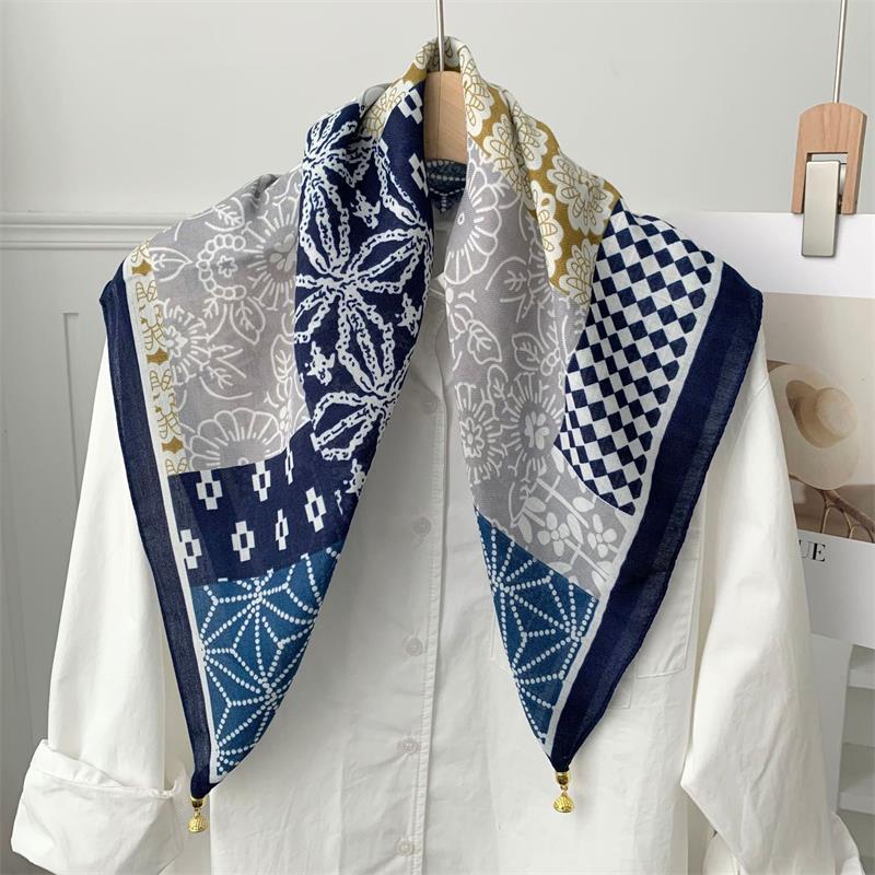 70*70 Square Scarf Retro Print Silk Scarf With Magnetic Buckle Women Neck Scarf All-Match Shawl Headscarf Accessory Gift