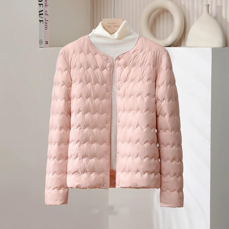 Podzimní a zimní lehká péřová bunda dámská krátká vlnitá kulatý výstřih variabilní V-výstřih teplá vnitřní bunda