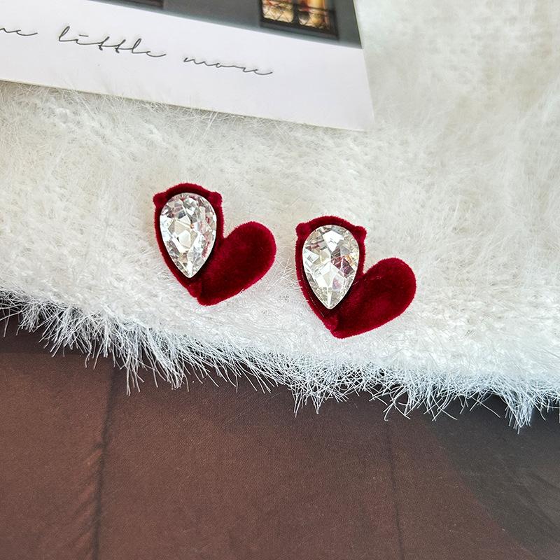 

Ankara Red Love Flower Retro Hong Kong Style Temperament High Sense Irregular Personality Fashion Earrings