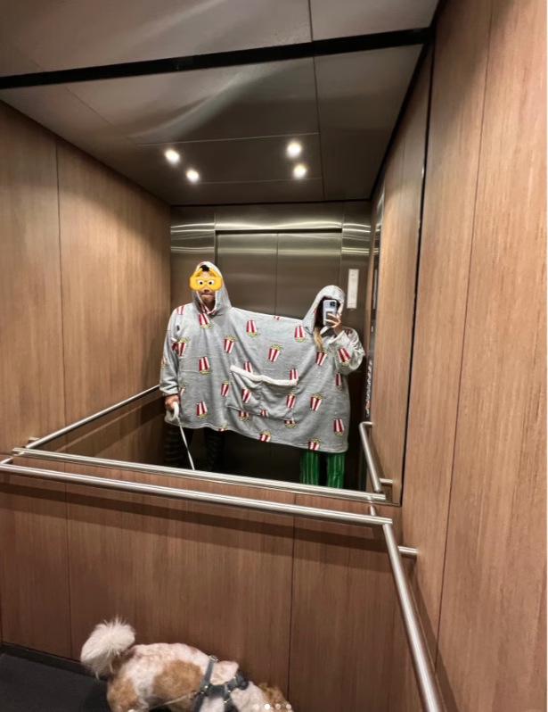 Popcorn One-Piece Pajamas: Cozy Velvet Couple's Hooded Sweatshirt for Autumn & Winter