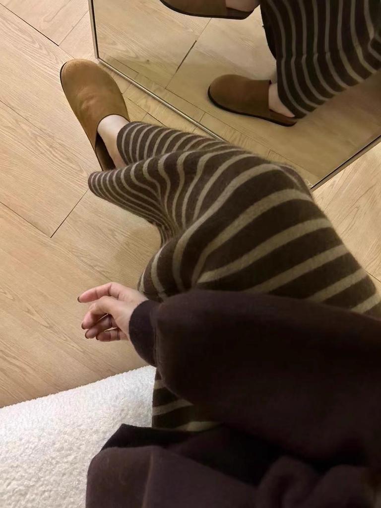 Women's Gray Retro Striped Knit Midi Skirt - Winter Korean Style Slimming Bodycon Casual Skirt