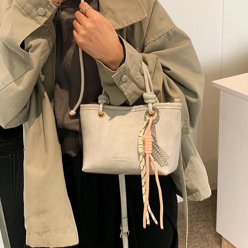 2025 retro bag new commuter large capacity messenger portable tote shoulder bucket bag