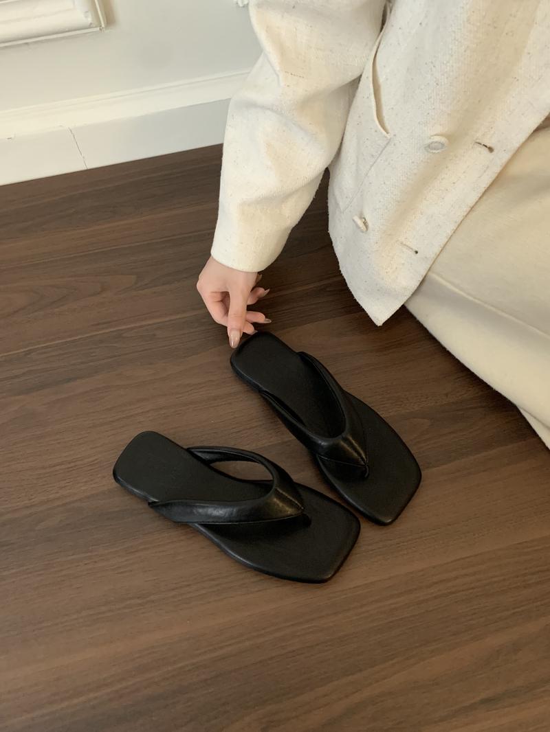 

Flat bottom square head leopard print flip-flops for women s summer wear 2025 new seaside vacation pinch foot cool slippers for women 35 чёрный