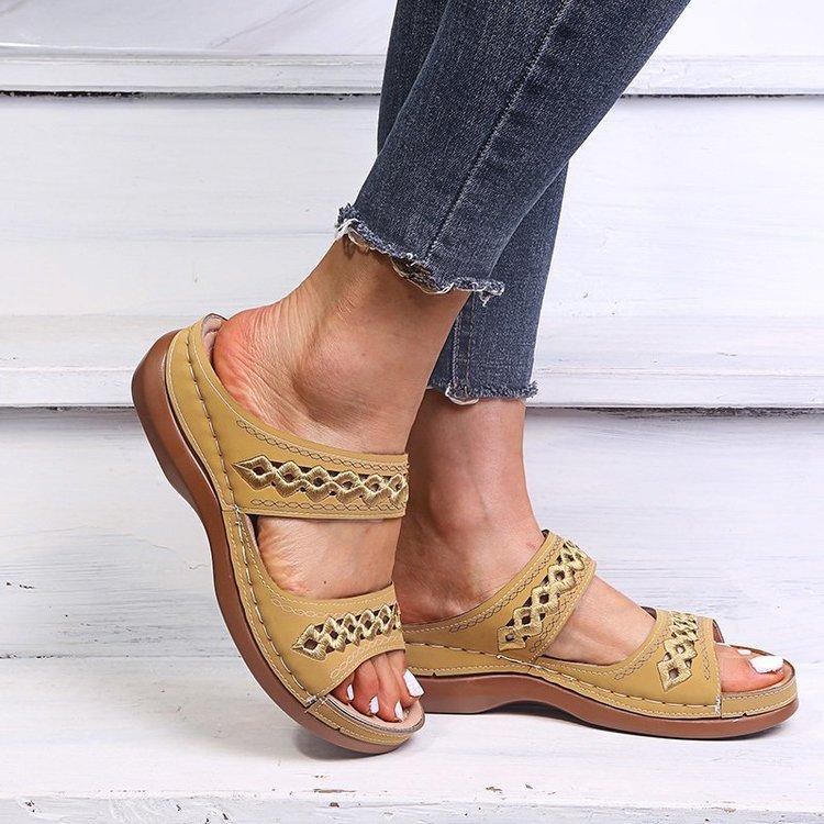 European and American foreign trade large size slope heel thick bottom hollow slippers women's round head light casual one-pedal sewing line slippers