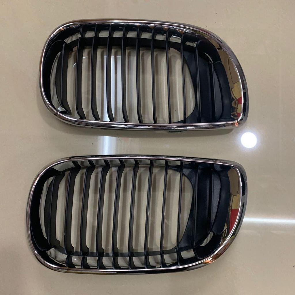 Kompatybilny z BMW serii 3 E46 Kratka środkowa 51137030546/51137030545