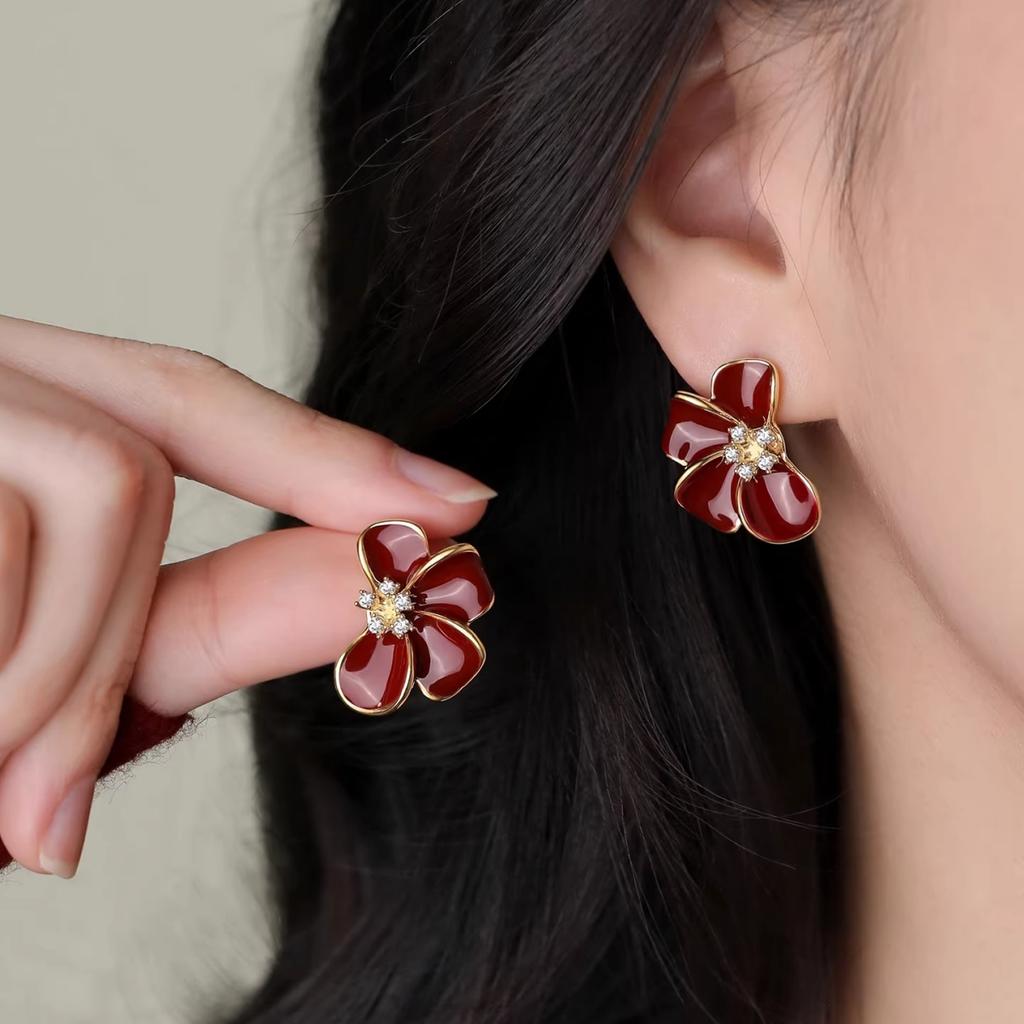French retro red enamel lucky grass earrings with a feminine and high-end feel, age reducing earrings 925 silver needles