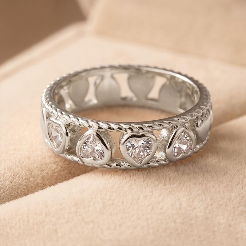 1PC Exquisite and Light Luxury Style Heart-shaped Full-diamond Women's Wide Ring, Inlaid with Sparkling Heart-shaped Synthetic Zircon, with Hollow
