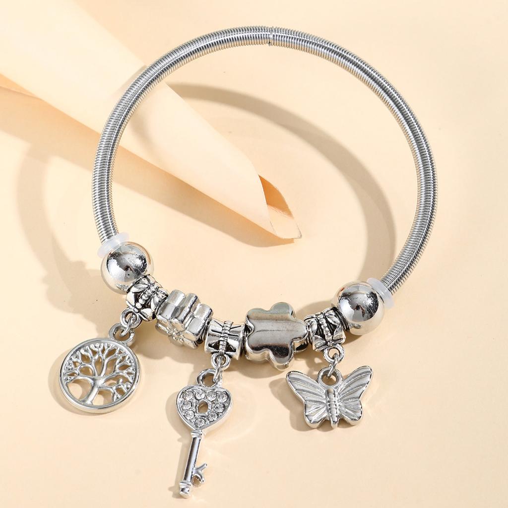 1 STK Damenmode Pan Familie Mehrere Elemente Liebe Schleife Bär Perlenarmband Date Reise Bankett Party Feiertagskleidung Geschenk