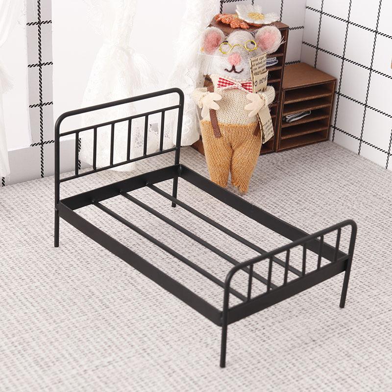 1Pcs 1:12 Dollhouse Miniature Iron Doll Bed Model Mini Doll Furniture Simulation Bed Bedroom DIY Accessories Toys