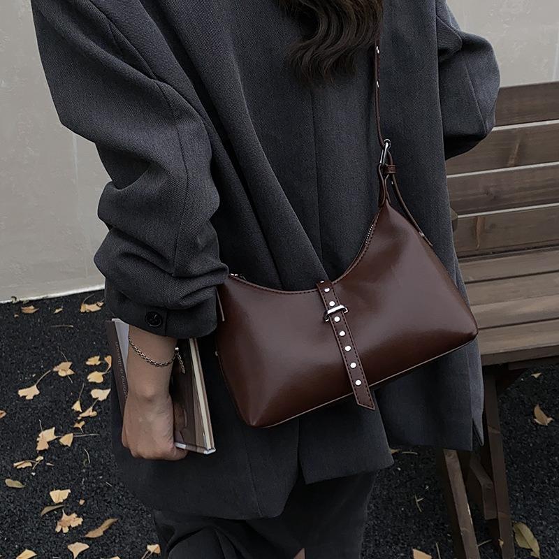 High-end Bag Women's New Autumn and Winter Niche Design Messenger Bag One Shoulder Underarm Dumpling Bag