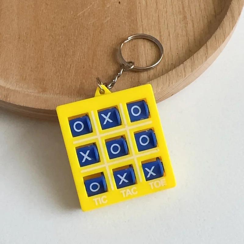 4PCS Keychain Chess OX Game Key Chain Pendant Lightweight Portable Puzzle Game Key Ring for Children Adults