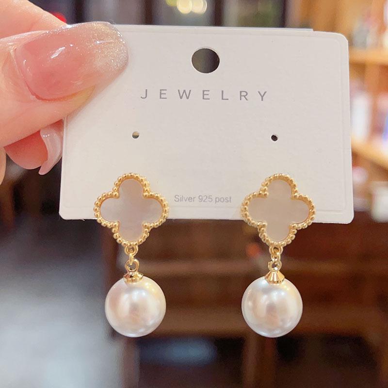 Four-Leaf Clover Natural Pearl Shell Dangle Earrings – Elegant French Luxury with Silver Needle