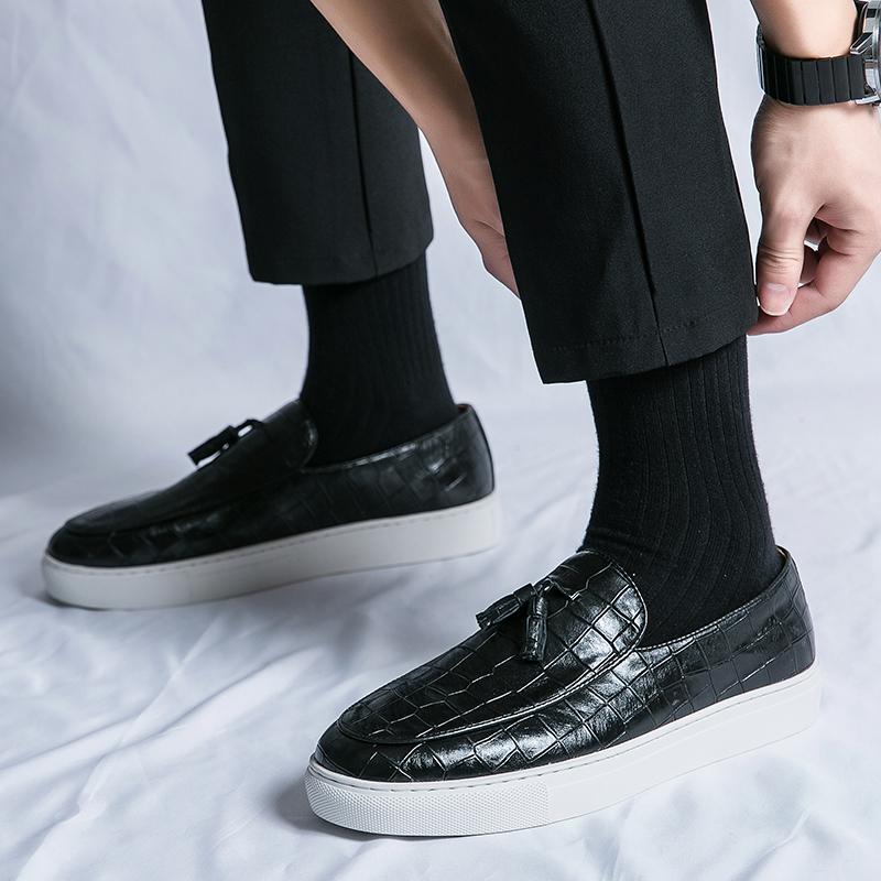 Fashion Summer White Sole Leather Men Loafers Breathable Flats Outdoor Men's Shoes Casual Footwear Male Tassel Lightweight Fashion Shoes