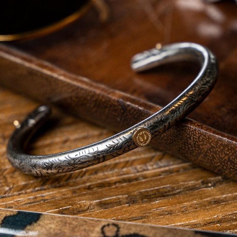 Vintage Engraved Pattern Open Bangle Bracelet Tribal Animal Symbol Wristband Alloy Wrist Jewelry Accessory