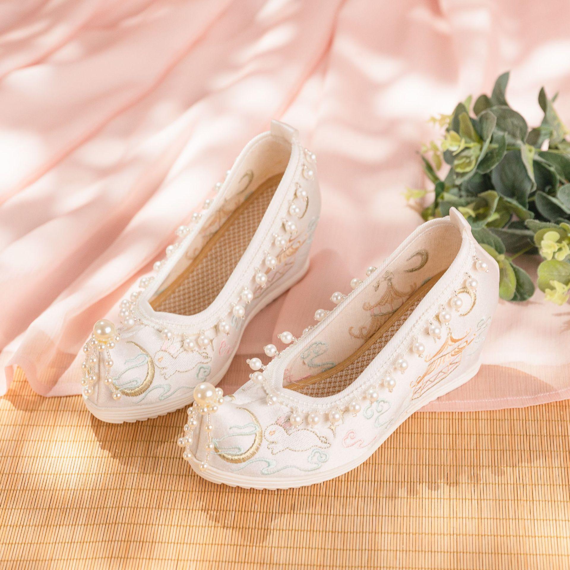 

[Fairy Rabbit] 2024 summer new Hanfu shoes upturned high-heeled embroidered shoes antique slope heel height-increasing women s shoes 40 білий