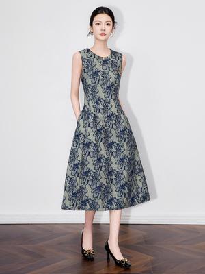 Stunning Debut: Elegant Waist-Hugging Sleeveless Swing Dress