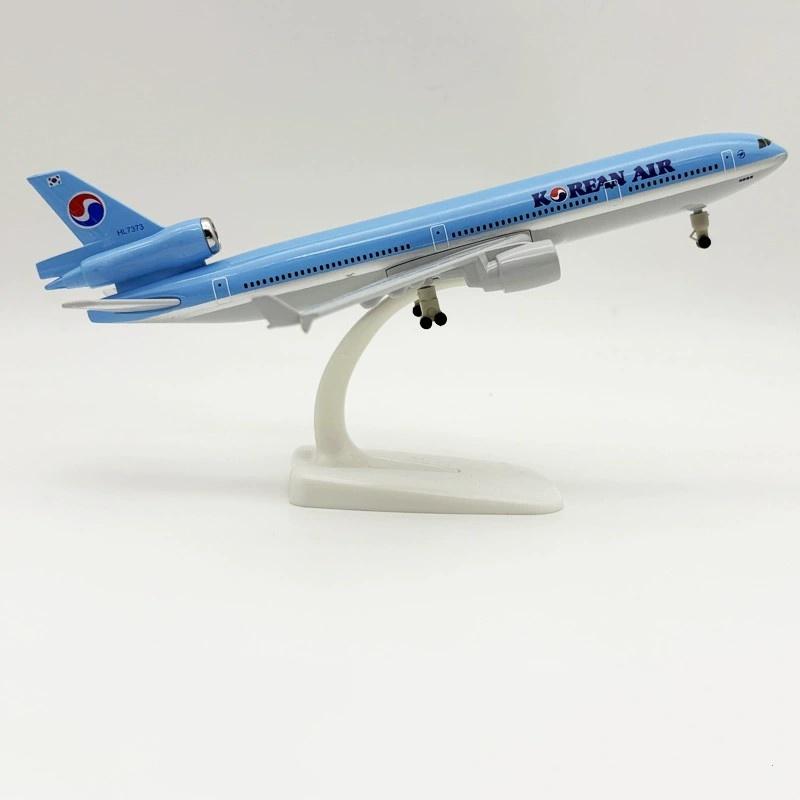 Maßstabsgetreues Flugzeug 20cm MD11 Koreanisches Flugzeug Diecast Legierung Metall Flugzeug Spielzeug MD-11 Flugzeug Spielzeug für Jungen mit Ständer Modell für Geschenk