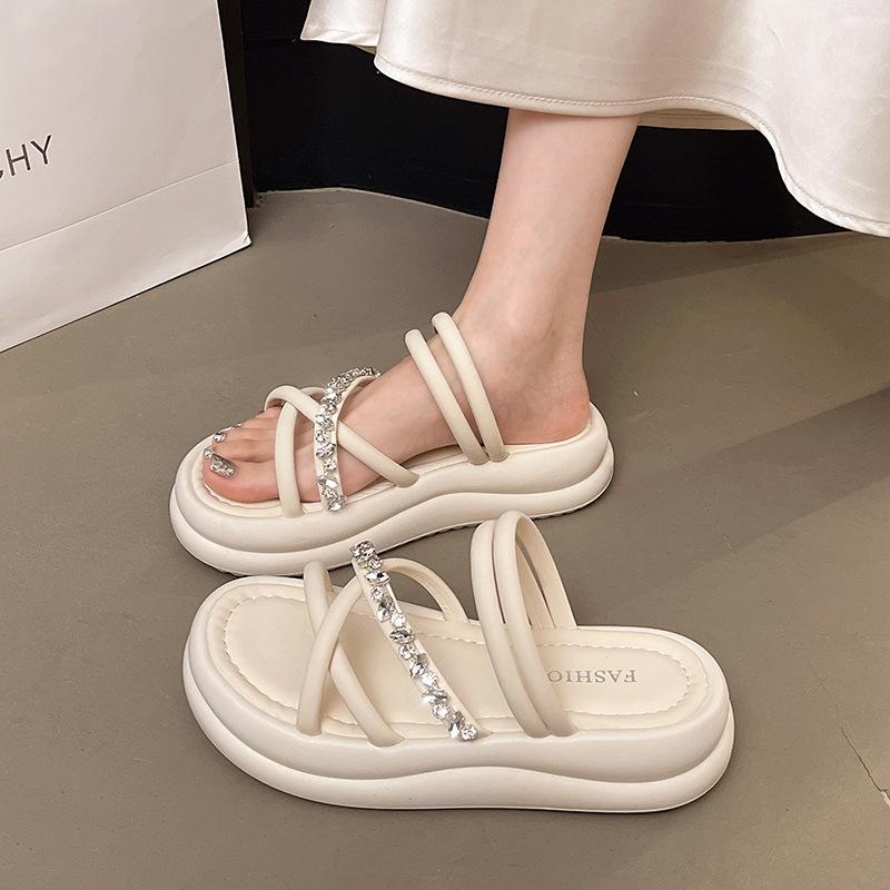 Fashion Versatile Rhinestone Flat Sandals Women 2025 Summer New Outer Wear One Word with Roman Fairy Wind Beach Shoes