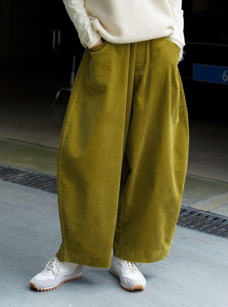 Japanese Lazy Style Curved Corduroy Wide-Leg Pants - Women's Elastic Waist, Loose Fit, Slimming Design