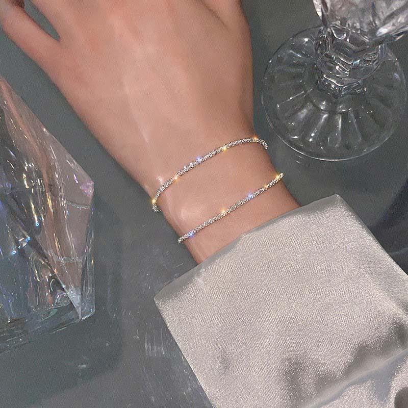2026 Neues Silberfarbenes Funkelndes Schleierkraut Armband für Damen Exquisites Einfaches Verstellbares Kettengliedarmband Hochzeits Schmuck Party