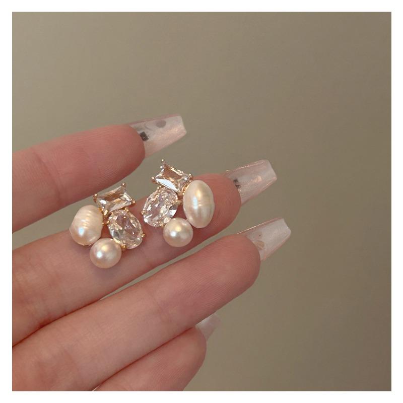 Silver Needle Zircon Flower Pearl Stud Earrings Exquisite Light Luxury High-end Earrings Niche White Versatile Earrings