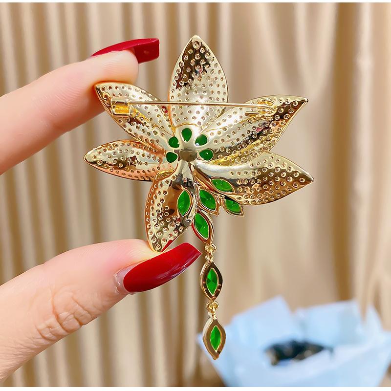 Senior Brooches Flower Leaf Brooch Pins for Women Suit Pendant  Fashion Brooches Jewelry