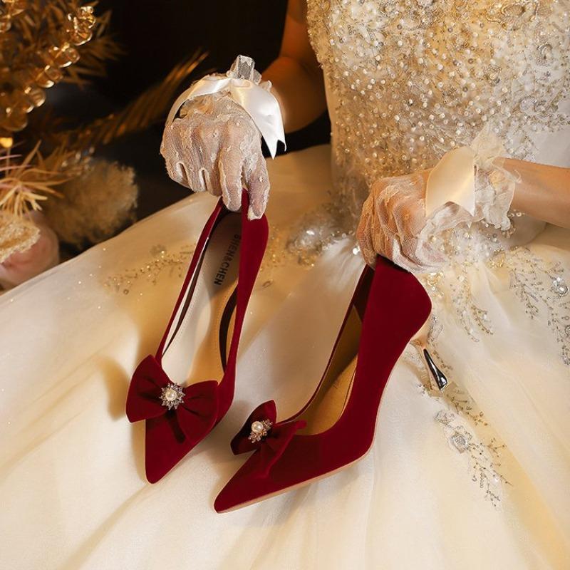Autumn new retro red single shoes women's thin heels, light mouth high heels, bow embroidered clothes, bridal shoes