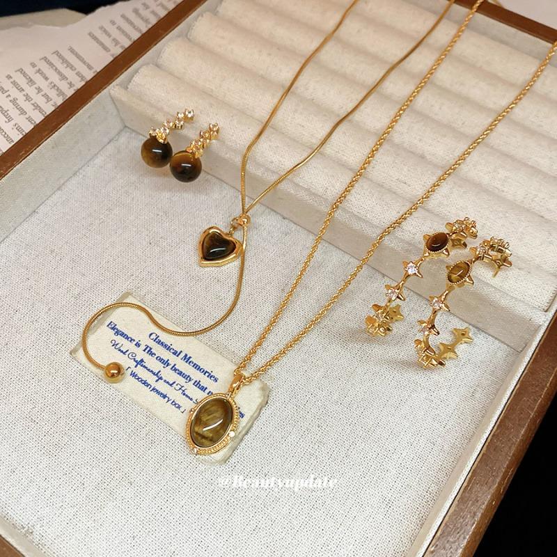 Autumn and Winter Tiger's Eye Stone Pendant Necklace Earrings Maillard Retro Temperament Jewelry Set Light Luxury High-end Jewelry Women