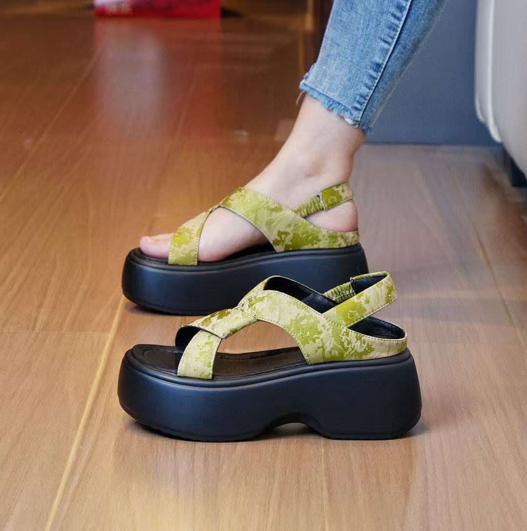 

Platform muffin Roman sandals women s summer 2025 new versatile women s fashion heightening beach shoes women s shoes 40 зелёный