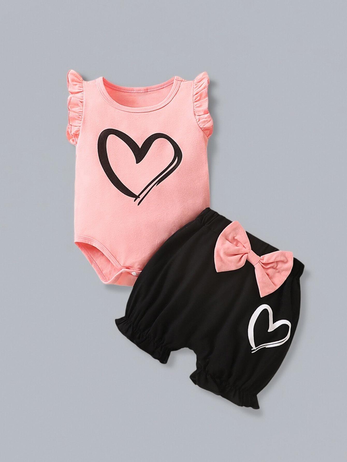 

Baby girl s cute floral top with heart print and lace trim, paired with black shorts set 9-12M розовый