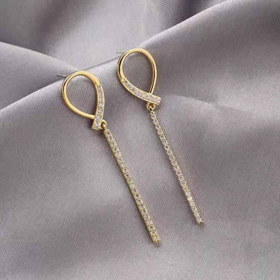 

1 Pair Pendant Earrings Shiny Dress Up Anti-rust Popular Ladies Classic Long Stud Party Jewelry Fashion Accessory