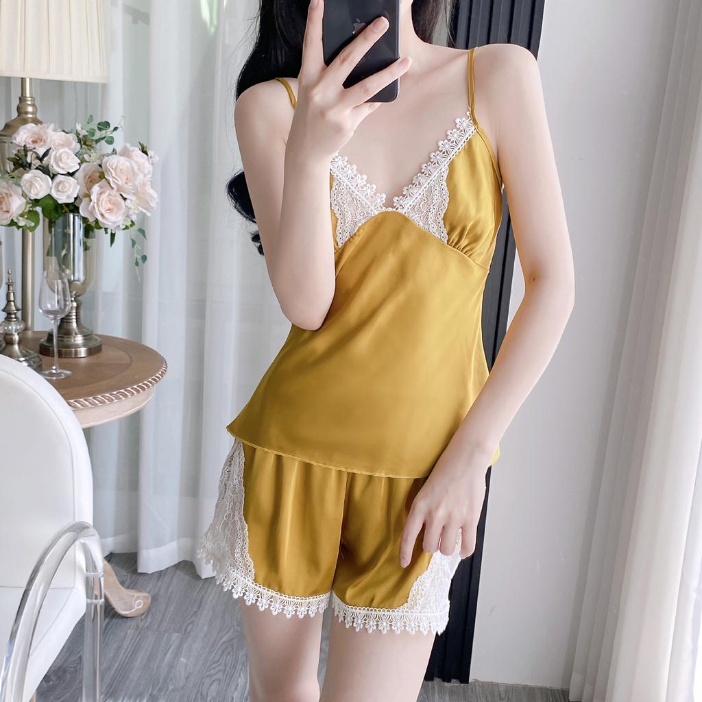 Women's Thin Sexy Ice Silk Pajamas Three-piece Spring and Summer Suspender Shorts Bathrobe Kimono with Chest Pad