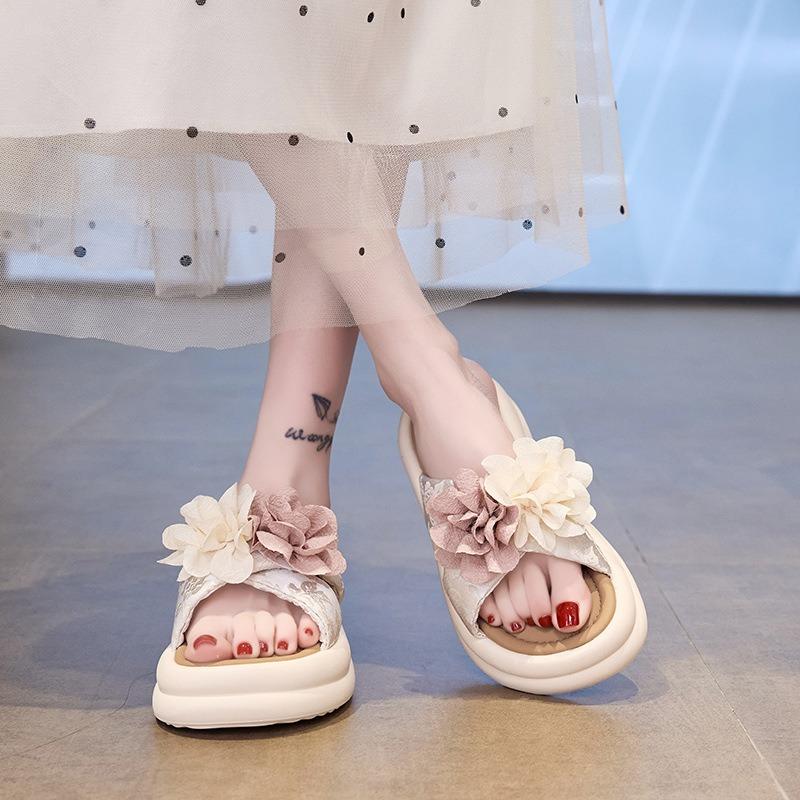 Summer New Beaded Rose Soft Belt Fashionable Versatile Beach Wear Thick-bottomed Comfortable Slippers