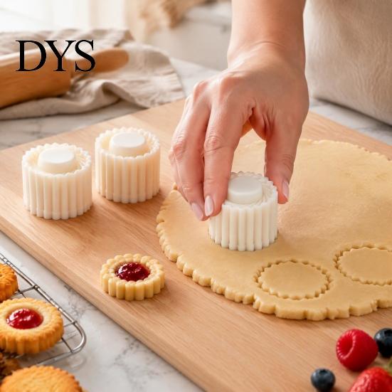 Pressa per Impasto Facile da Pulire 9 Pezzi Stampo Rotondo a Doppia Estremità per Pasticceria, Pressa a Mano per Torta Lunare a Spirale e Accessori per la Cottura per Biscotti Design a Petalo, Smontabile