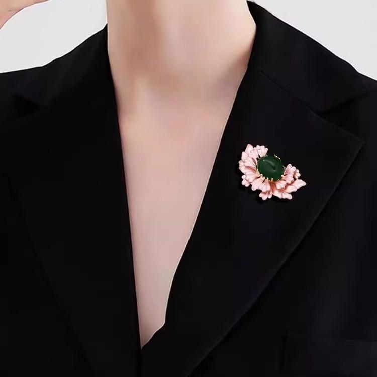 Pink Begonia Brooch High-end Women's New Chinese Style Guochao Brooch Classical Flower Suit Cheongsam Versatile Accessories Tide