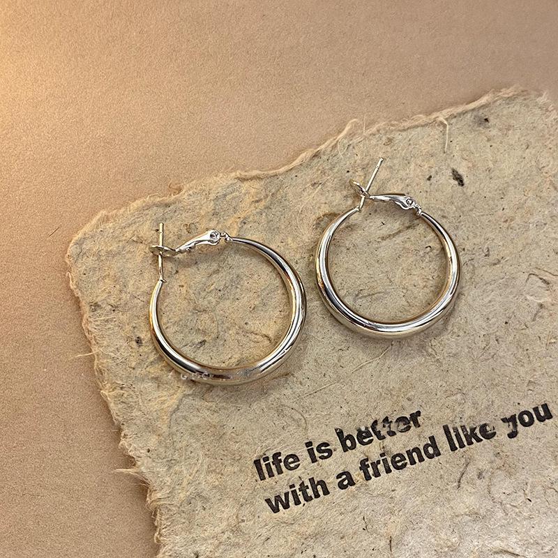 

2025 Стильный простой кафф на ухо из серебряной иглы: Элегантные, Минималистичные Серьги для Высокой Моды