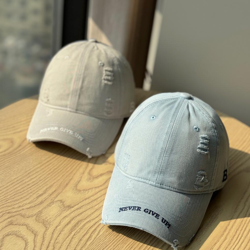 Korean-style personalized ripped baseball cap with frayed edges, super cool soft-top duckbill cap, fashionable casual trendy brand couple's baseball
