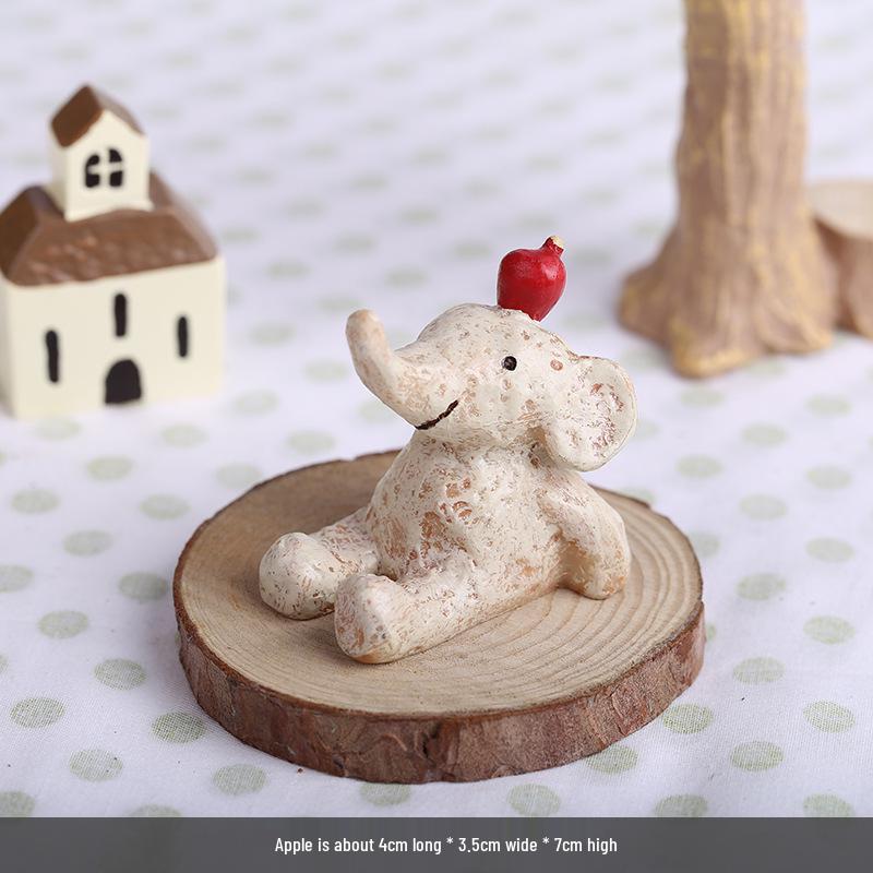 

Starry Sky Zakka: Miniature Succulent Ornament, Resin Animal Crafts, Micro-Landscape Decor, Small Gift.