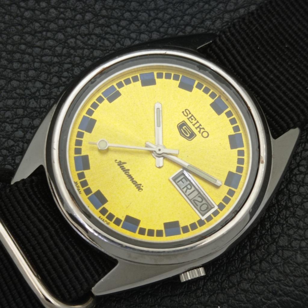 AUTOMATIC 7009A VINTAGE SEIKO 5 JAPAN MENS GOLDEN COLOR DIAL WATCH A701665-5 R206c-a701665