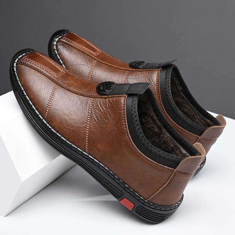 Fashion Autumn Winter New Designer Leather Shoes for Men Casual Brushed Warm Loafers Shoes Men Fashion Male Shoe