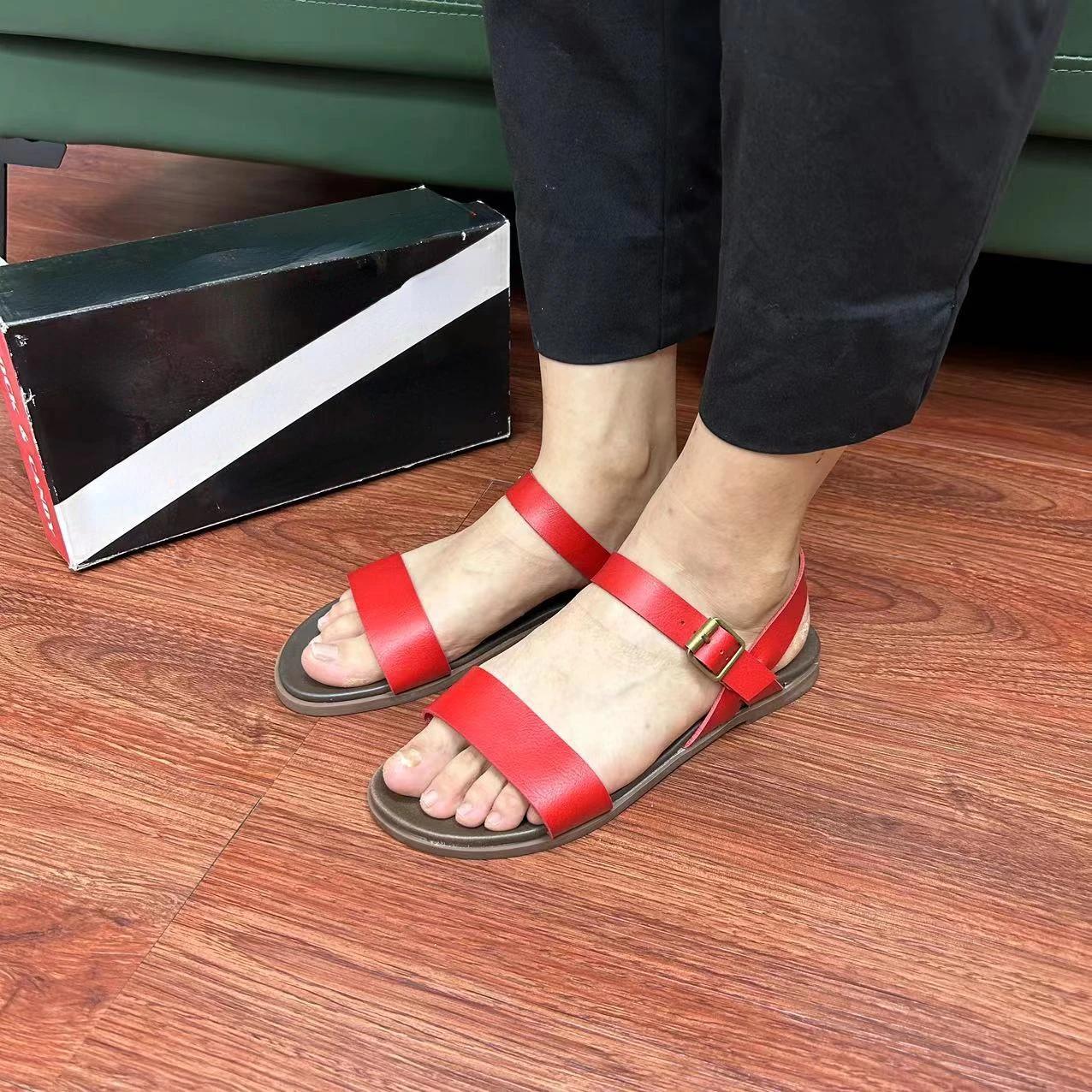 

Fashion New 2025 Women Flat Sandals Buckle Strap Gladiatro Summer Woman Sandal Comfort Leather Female Shoes Solid Flats Footwear 41 красный